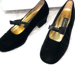 Notorious black velvet dress shoes size 7.5
